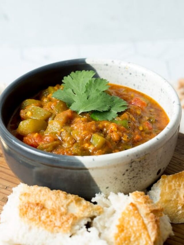 Moroccan Taktouka with Bread