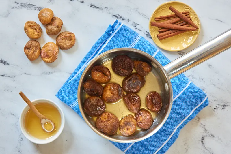 Dried Figs in Honey Sauce