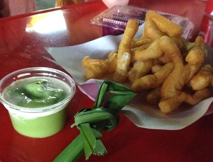 Thai Doughnuts with pandan cream