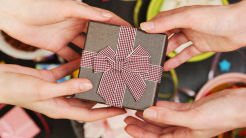 Your Step by Step Guide to Build a Great Eid Gift Box