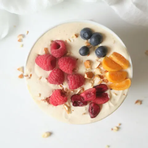 Almond Date Smoothie Bowl