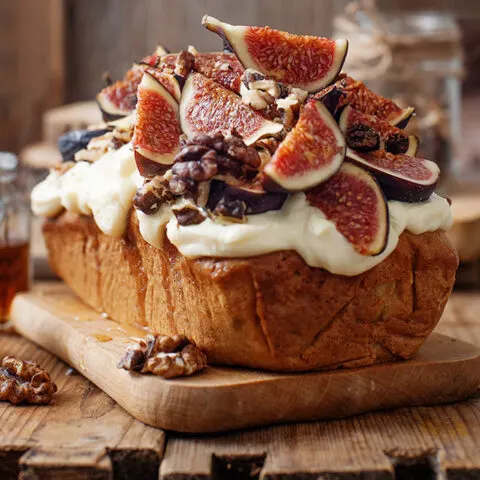 Fresh Fig Cake with Walnuts and Honey