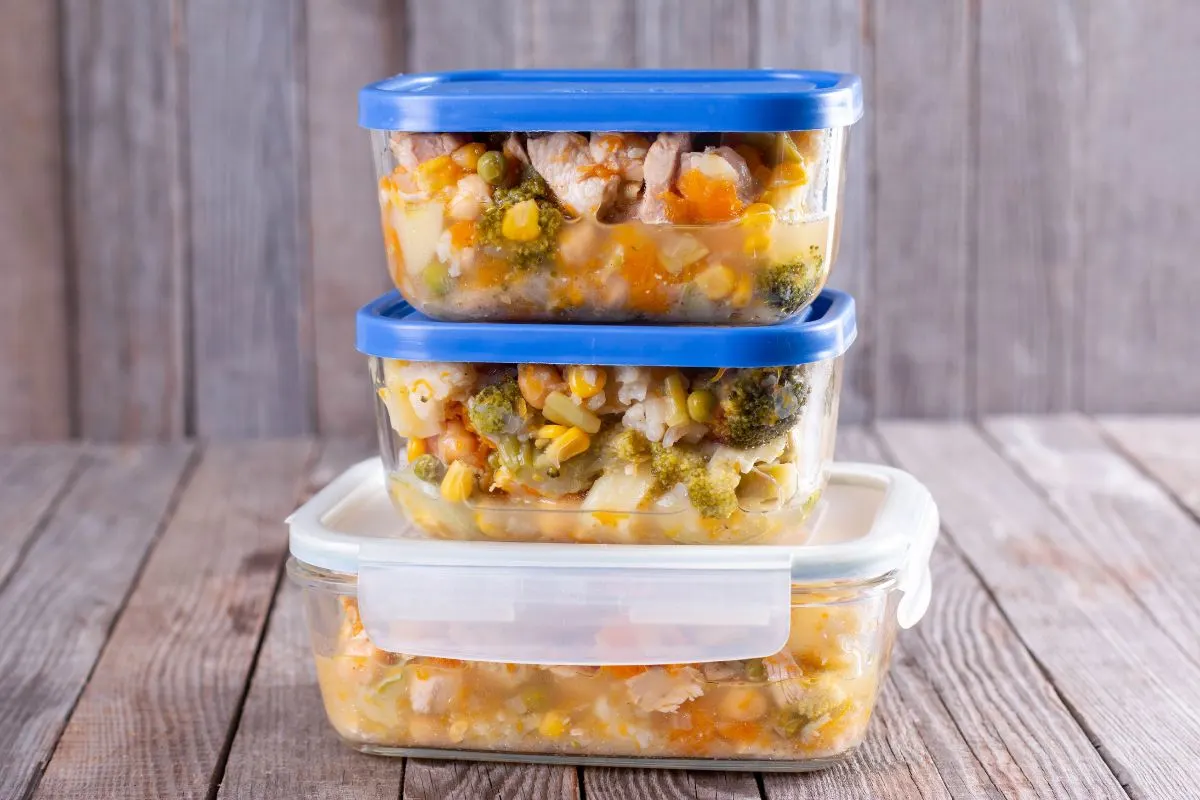 Soup dishes in containers