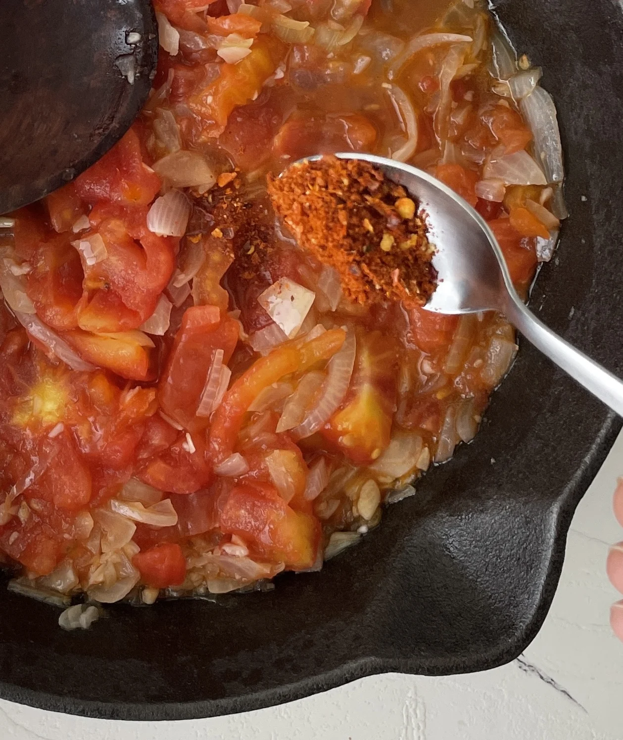 ingredients of Crunchy Shakshuka in a pan