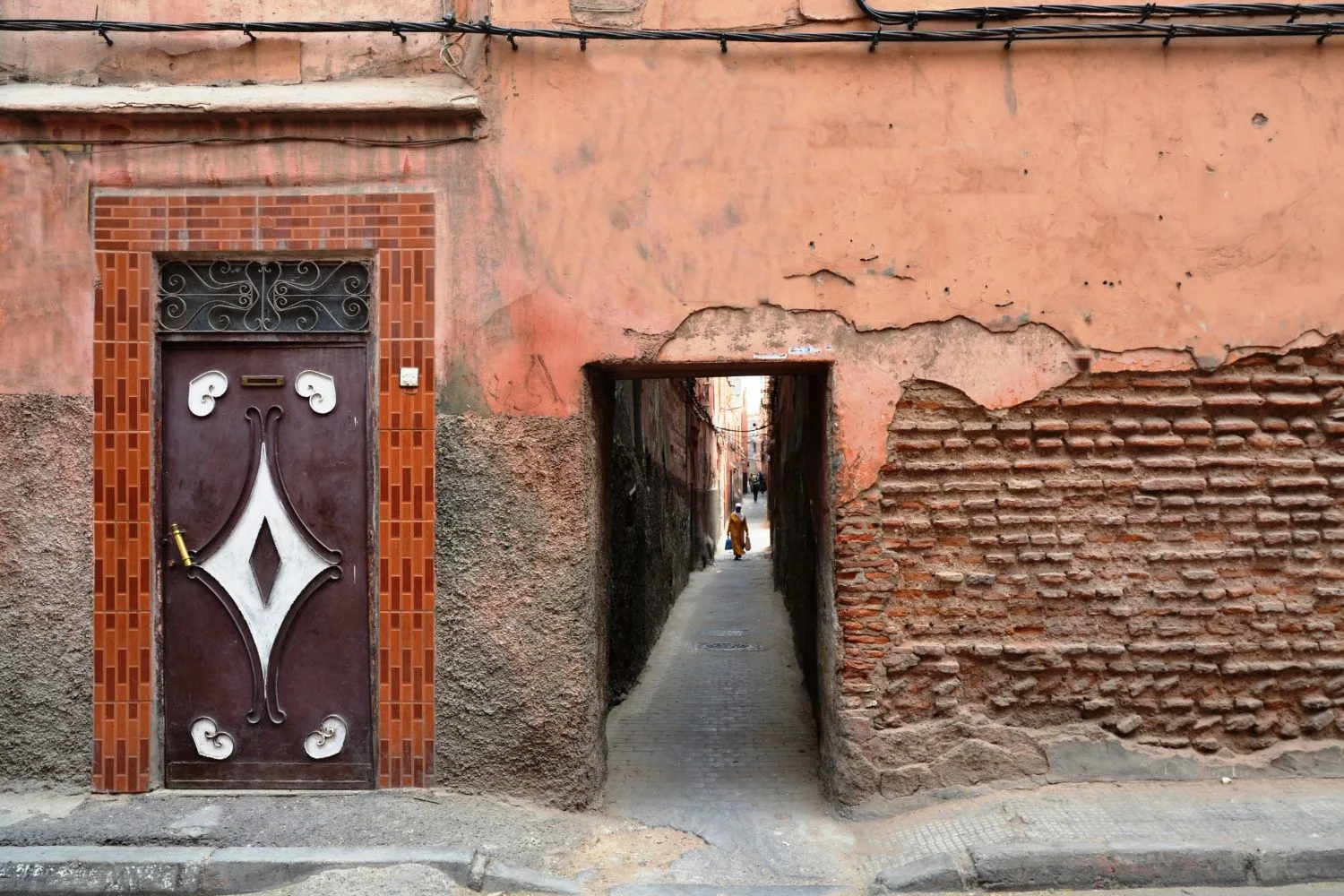 A narrow alley in the old Jewish quarter (Mellah) in Marrakech, Morocco.