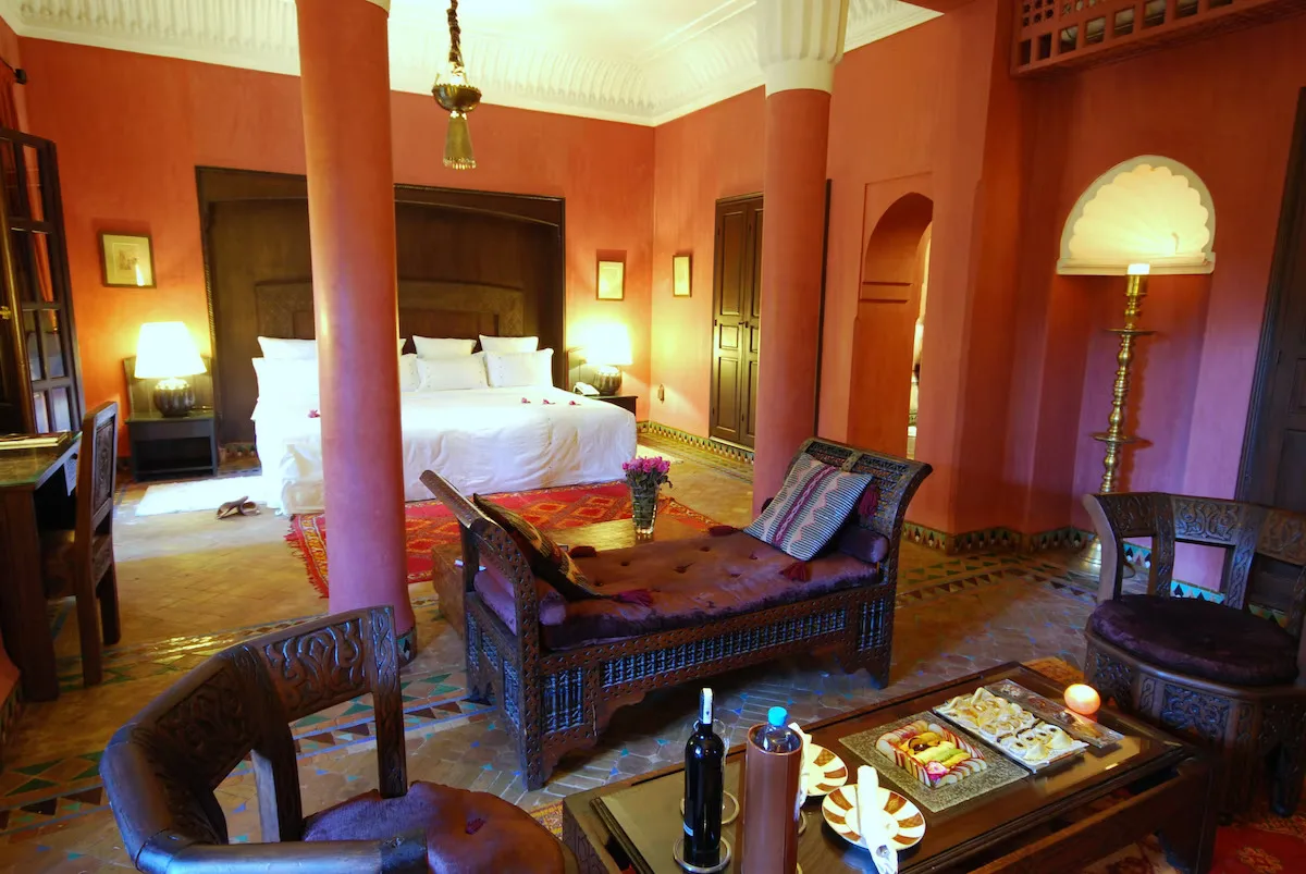 Deluxe Suite in Dar Rhizlane with premium bedding, down comforters, minibar